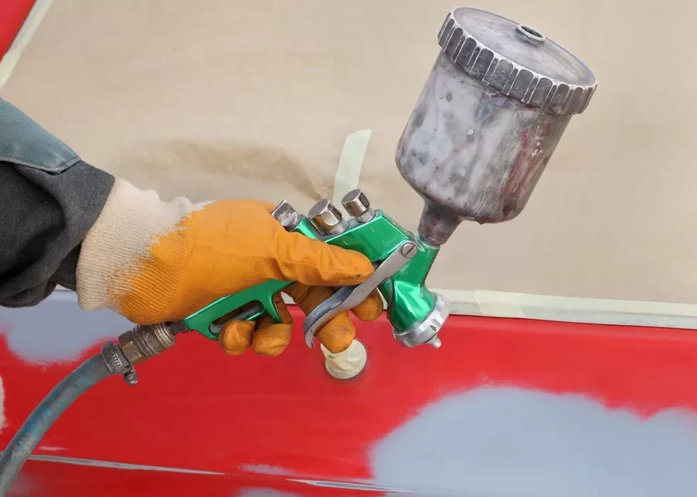 Interested-in-becoming-an-auto-refinishing-prep-technician pasiruosimas dazymui
